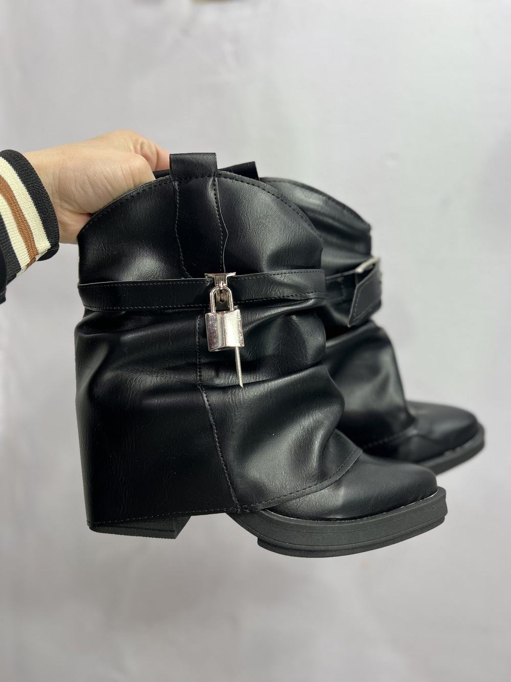 Botas